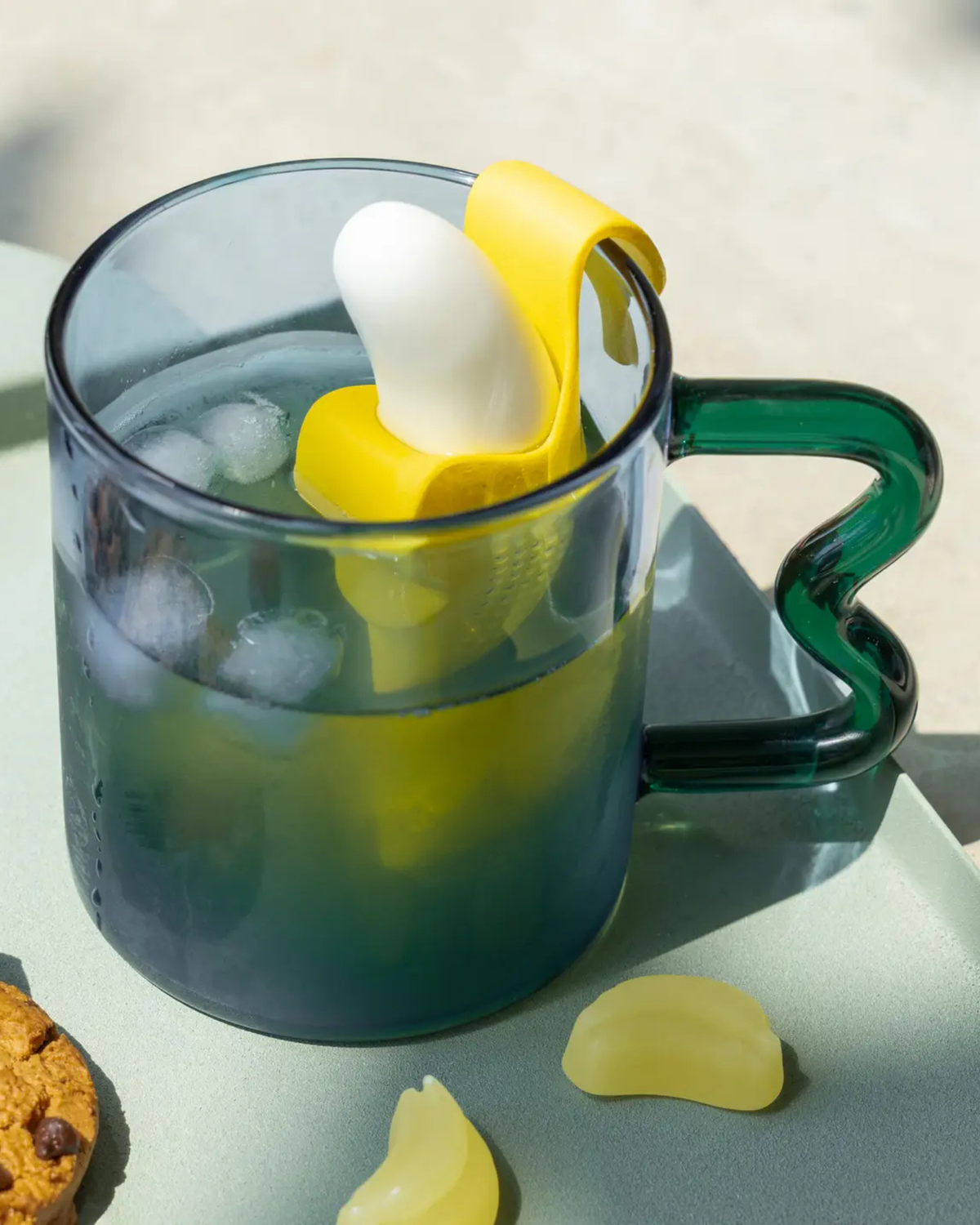 Mug twist en verre bleu saphir